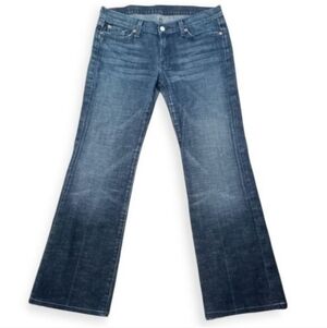 7 For All Mankind Classic Indigo Bootcut Jeans Sz.32 EUC.